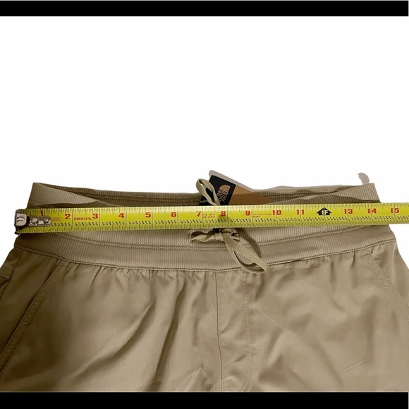 The North Face Aphrodite Motion Bermuda Shorts NWT - Picture 10 of 12